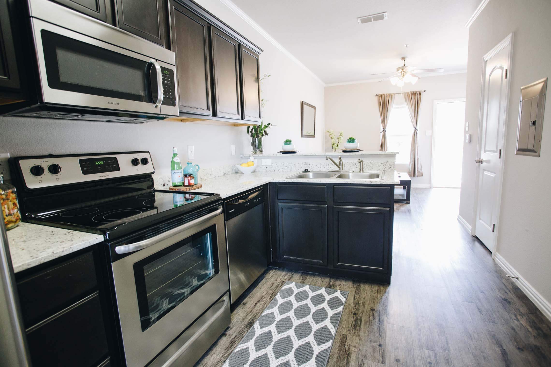 a picture of the kitchen in the boulder townhomes
